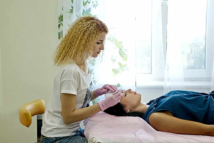 Ламинирование ресниц в Алматы