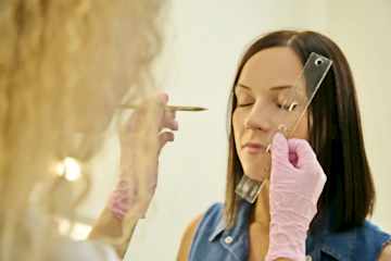 Моделирование бровей в Алматы