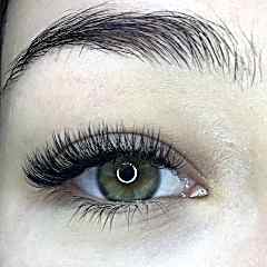 Наращивание ресниц 2D объема